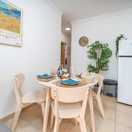 Appartement Bright Flat With Pool & Balcony By Hostwise *