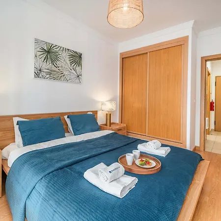 Apartment Bright Flat With Pool & Balcony By Hostwise Portimao